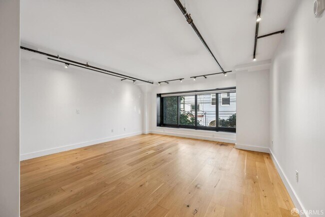 Photo - 1875 Mission St