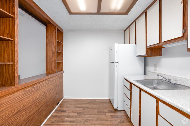 1BR, 1BA - 676SF - Kitchen - Poplar Springs Apartments