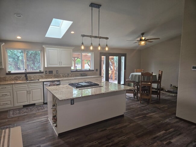 Photo - 6762 NW Larch Dr
