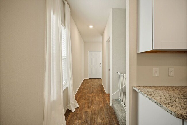 Photo - "Charming 3-Bed Sanctuary on Bleak Hills Blvd - Spacious & Inviting in San Antonio!"