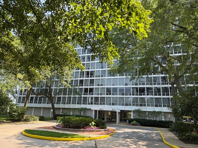 Photo - 601 E 32nd St Unit 1111