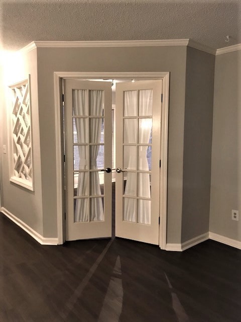 Guest Bedroom/Sunroom with French Door