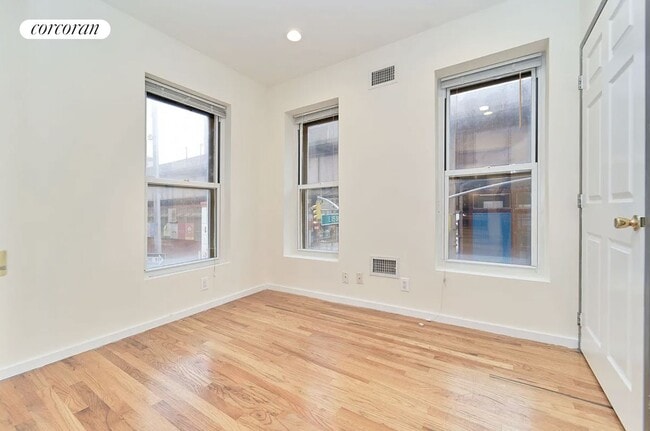 Photo - 1627 Park Ave