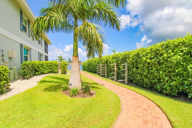 Photo - ** SMOKEHOUSE BAY OF MARCO ** 2/2 SEASONAL UNIT ON MARCO ISLAND AVAILABLE ** BEST WATERWAY VIEW H... Unit 1123