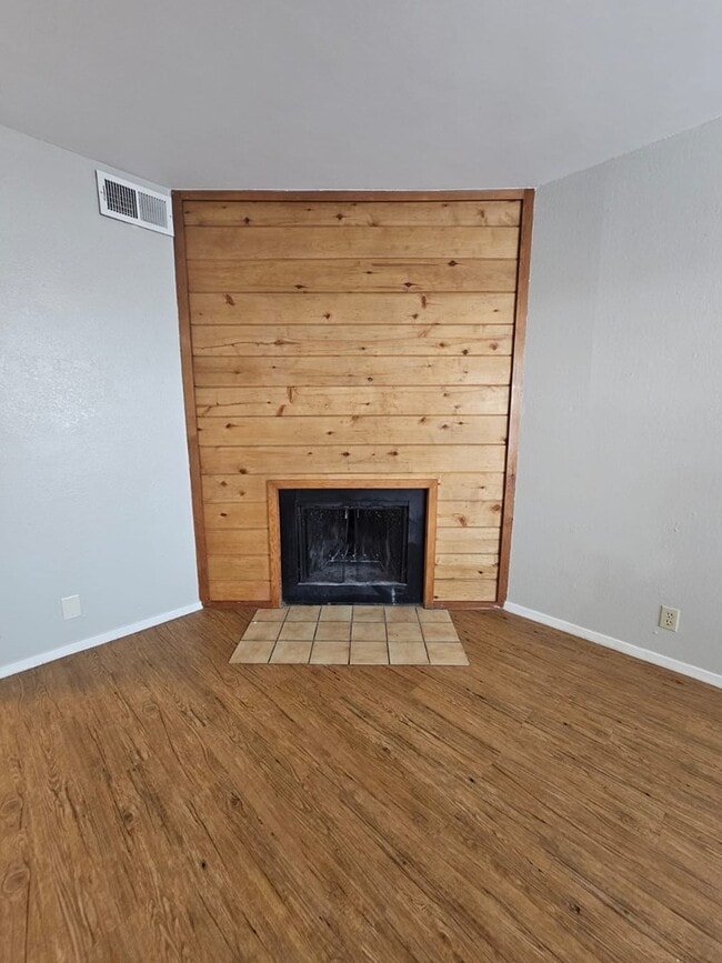 Photo - 402 SE 6th St