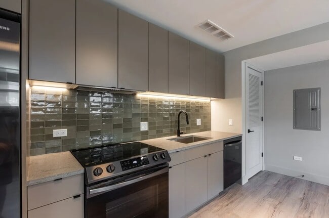 Photo - 2228 N Kedzie Blvd Unit 103