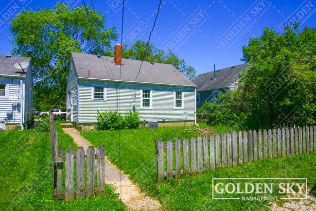 Photo - 1111 W Bethel Ave