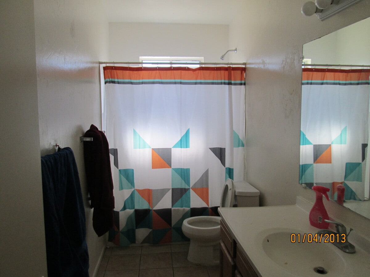 Photo - 1245 E Waverly St Unit 6 bed 3 bath