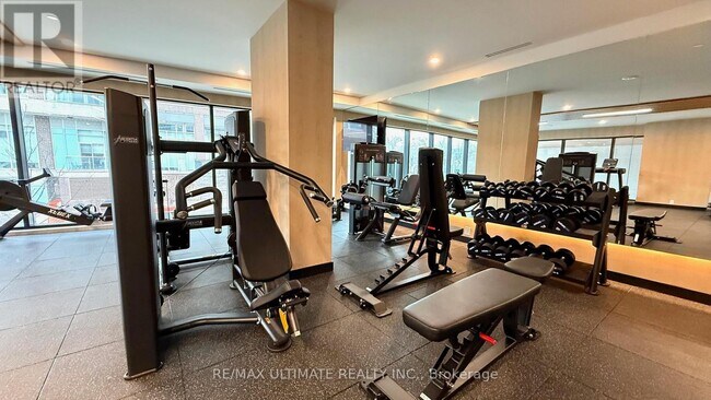 Photo - 1660 Bloor St W Unité 318