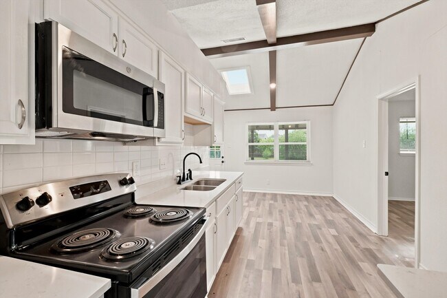 Photo - 502 Moorside Dr