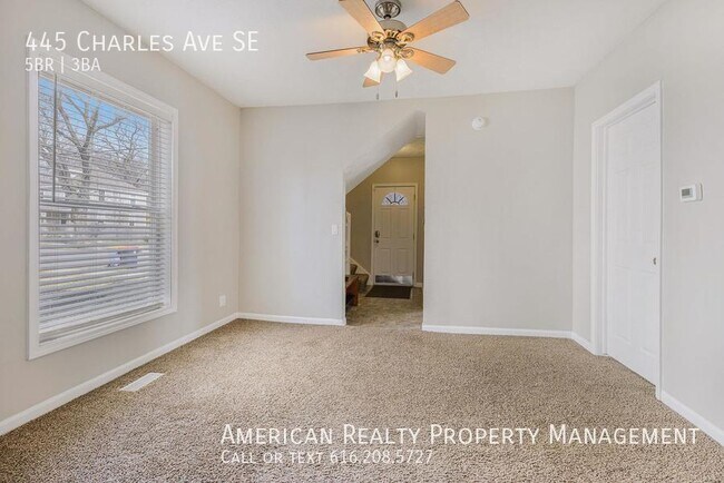 Photo - 445 Charles Ave SE