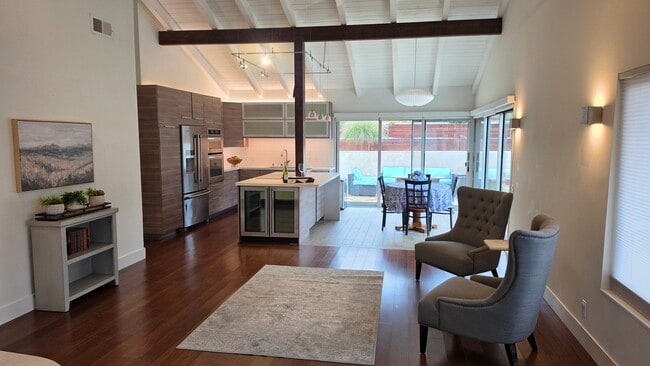 ¡Planta diáfana! - 3078 Saddleback Ct