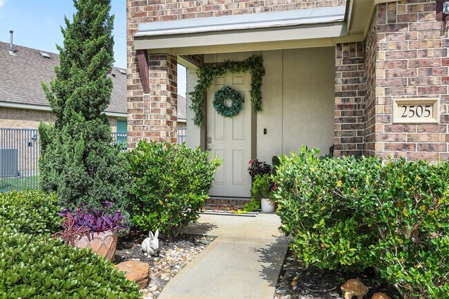 Photo - 2505 Bernadino Dr