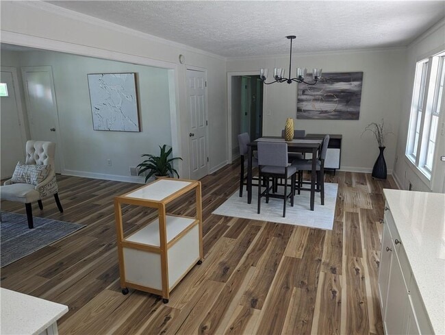 Photo - 1565 Whipporwill Dr SW