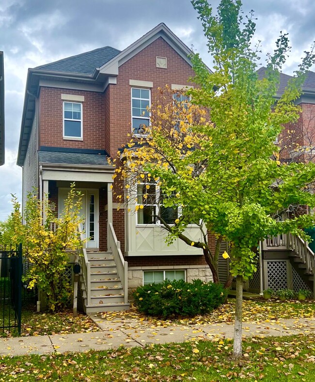 Stunning 2 Story, 4 Bed/3.5 Bath Single Fa... - Stunning 2 Story, 4 Bed/3.5 Bath Single Fa...