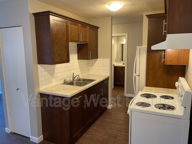 Photo - 235-235 Husch Rd