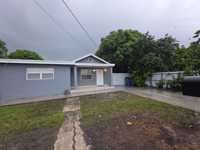 Building Photo - 8030 NW 36th Pl Rental