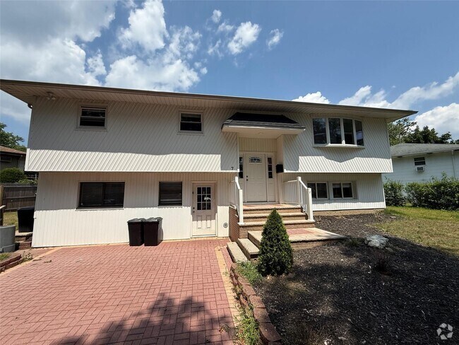 Building Photo - 7 Pierre Dr Rental