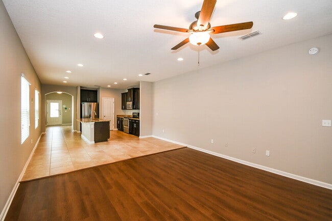 Photo - 636 Drysdale Dr