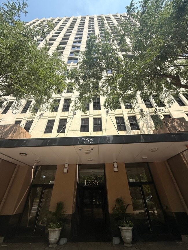 Building Photo - 1255 S State St Unit 1614