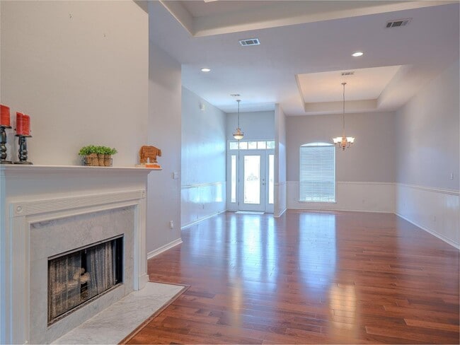 Photo - Beautiful 3 bedroom, 2.5 bathroom home tucked into the most desirable of neighborhoods