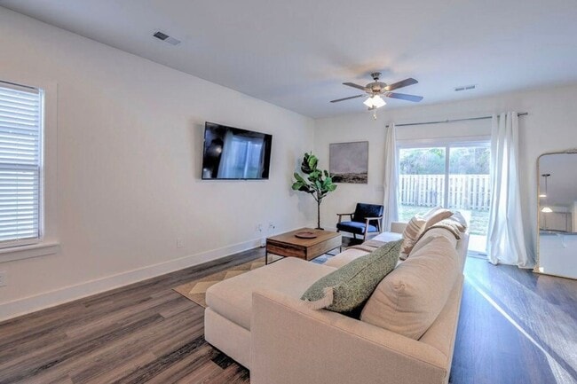 Photo - 1423 Feldspar Ct