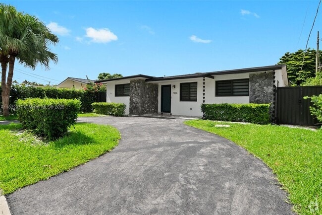 Building Photo - 7360 NW 4th St Rental