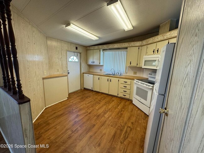 Photo - 1894 Coco Plum St NE