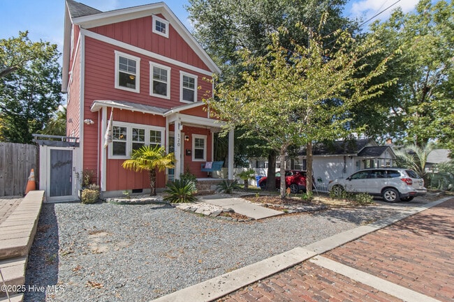 Photo - 120 St James St
