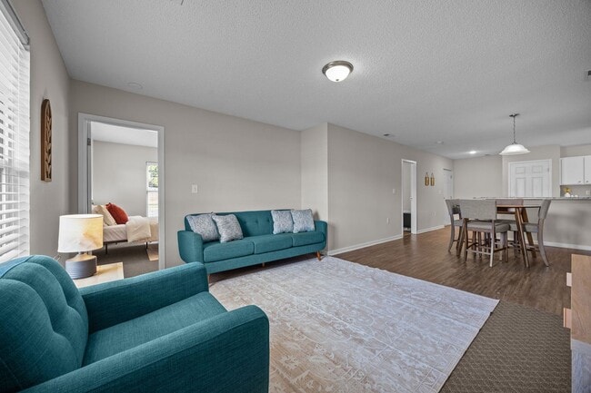 Building Photo - FULLY FURNISHED EXCLUSIVE SHORT AND MIDTER...