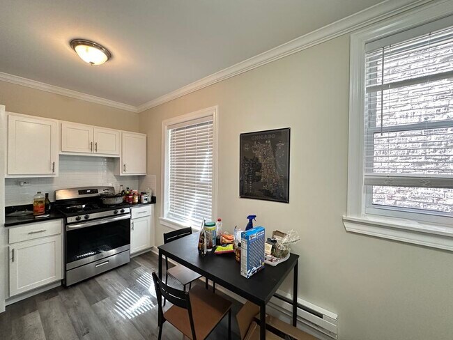 Photo - 648.5 W Roscoe St Unit S3