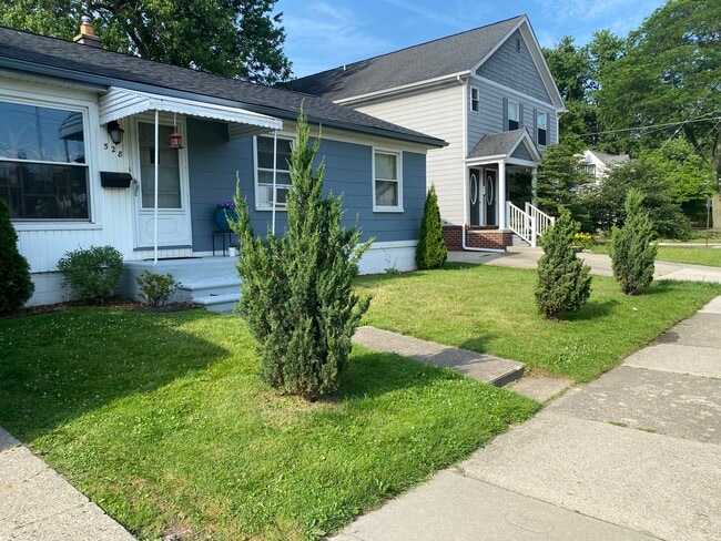 Photo - 528 E Cambourne St