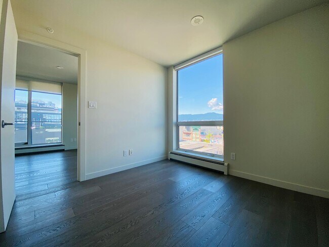 Photo - 189 Keefer St