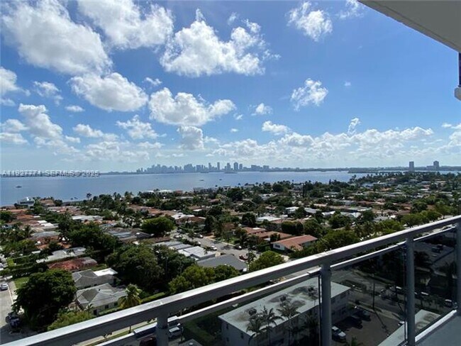 Building Photo - 7901 Hispanola Ave Unit 7901 Hispanola Ave  1212