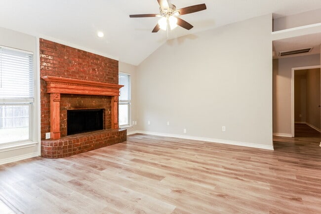 Photo - 1506 Chapman Dr