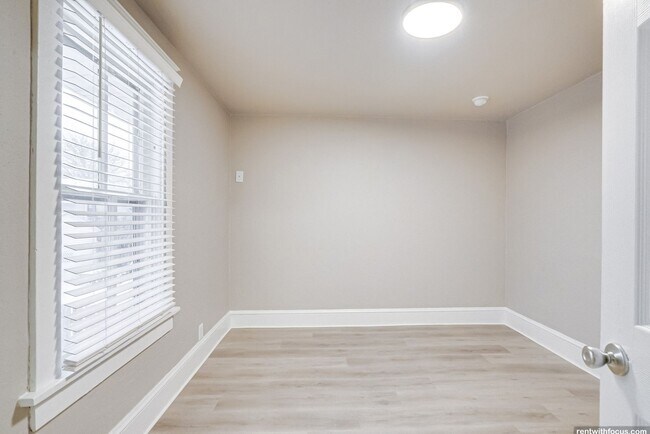 Photo - 712 W Lorain St Unit 714