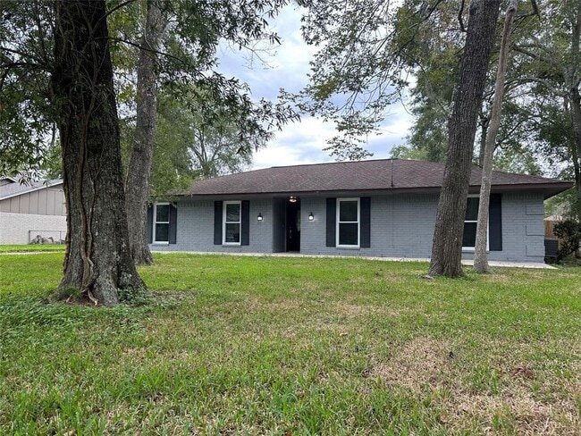 Photo - 228 Oak Manor Dr