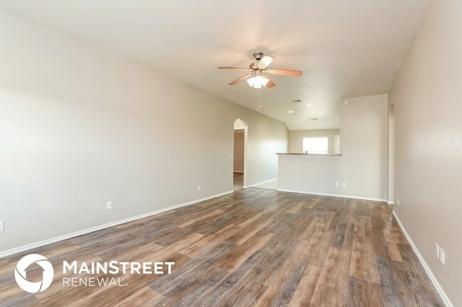 Photo - 2110 Bradford Ln