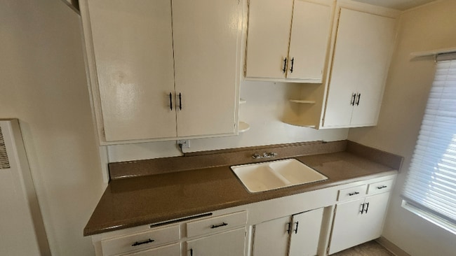 Building Photo - 1201 N Ogden Dr Rental