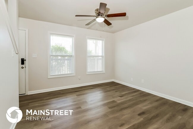 Photo - 2906 Montgomery St