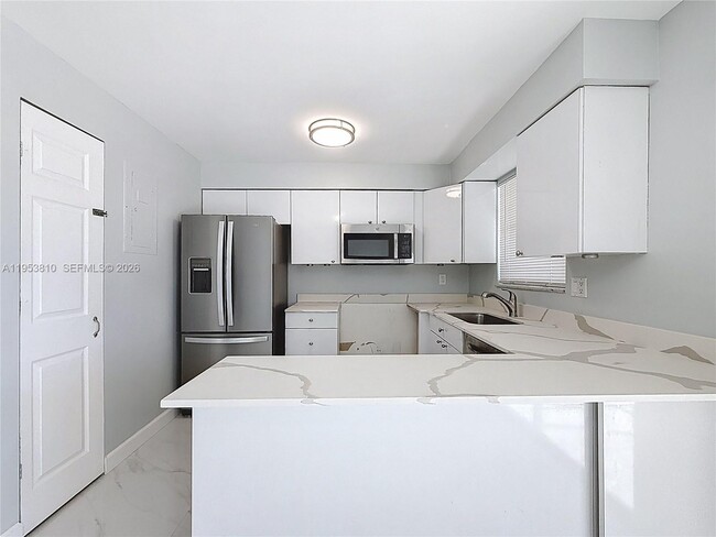 Photo - 1100 SE 4th Ave