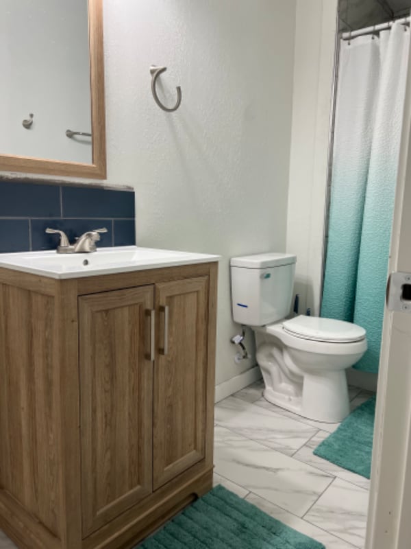 Photo - 690 Cambridge Dr