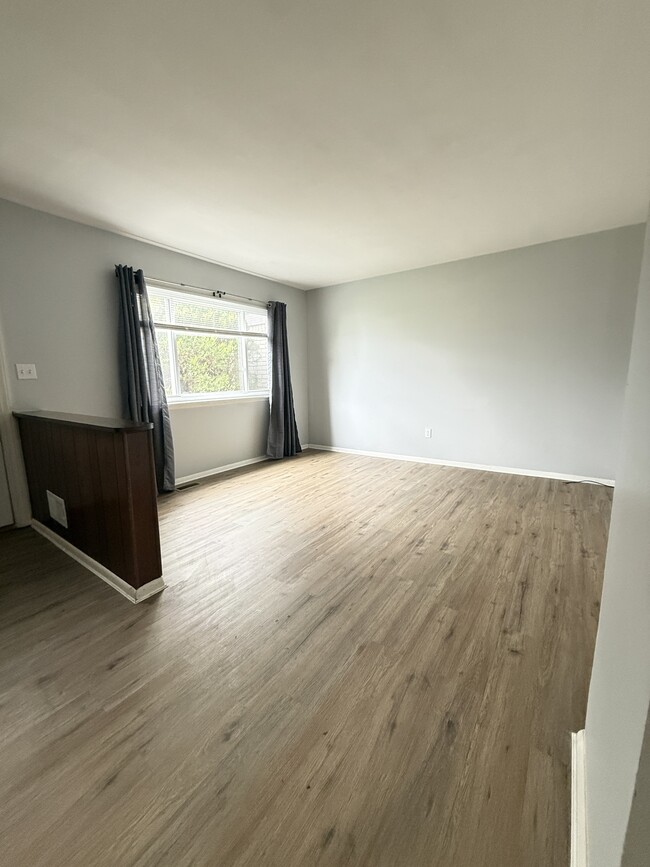 Photo - 176 N Christine Cir