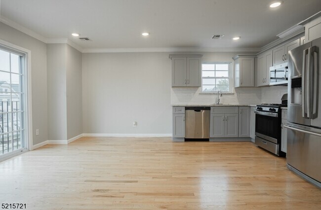 Photo - 172 Reid St Unit 2