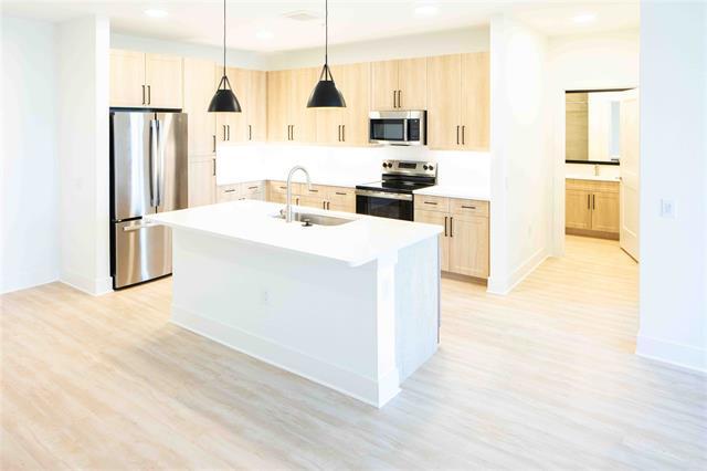 Photo - 108 N US Hwy 377 Unidad 411