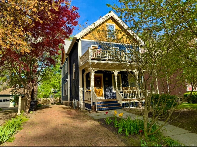 Building Photo - 52 Sherman St