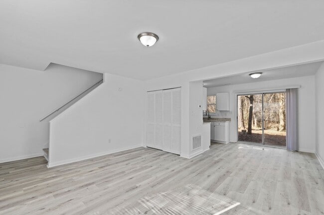 Photo - 608 Hilltop Dr