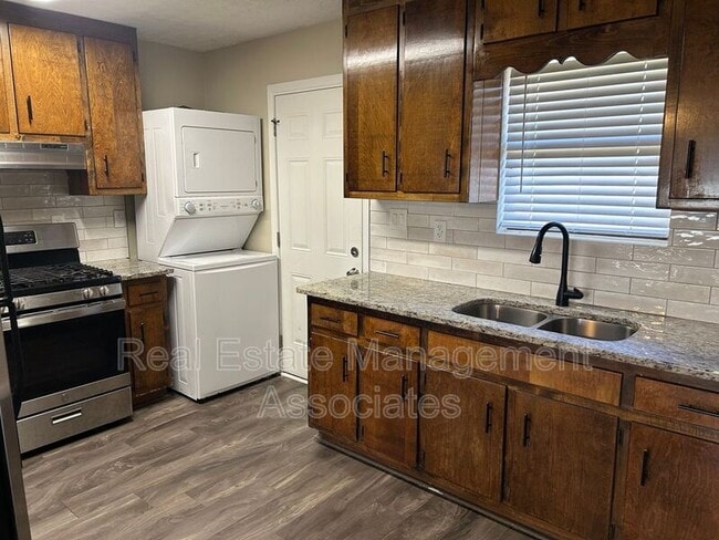 Photo - 1045 Vineyard Rd Unit Apt A