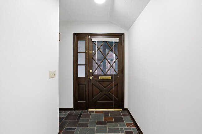 Photo - 4554 Sandringham Dr