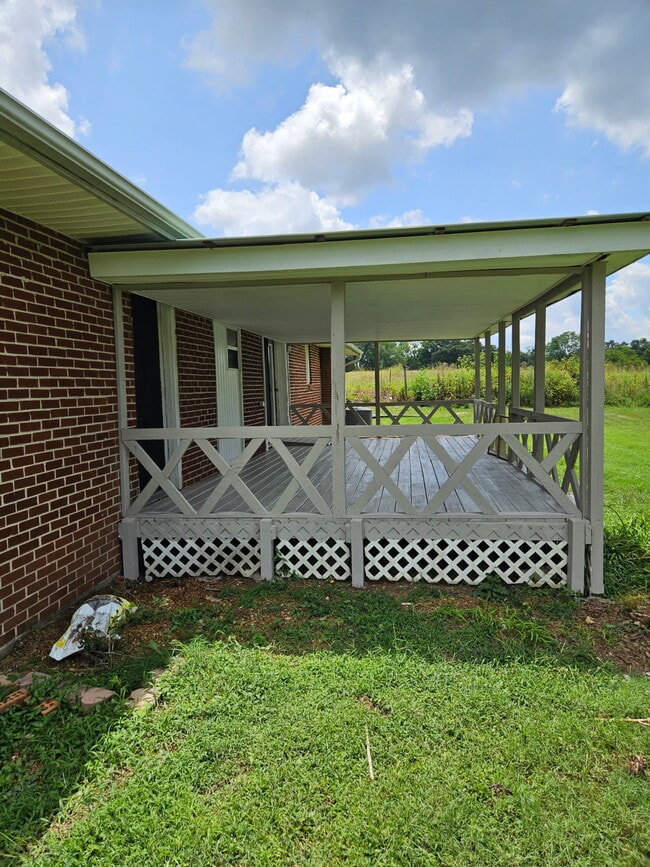 3336 Hilham Rd